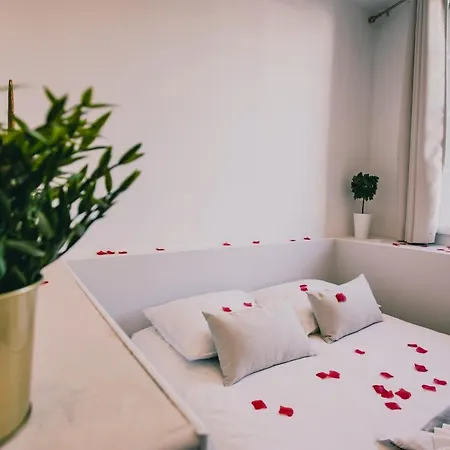La Cle T2 Love Room Balneo, Clim, Proche Gare Toulon Buitenkant foto