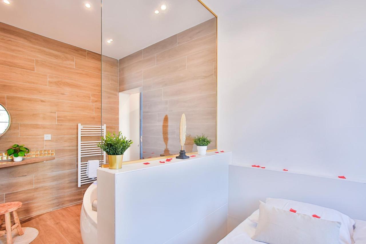 Escapade En Amoureux T2 Luxueux, Avec Balnéo, 60m Gare - Hypercentre - La Porte Bleue 4 Toulon