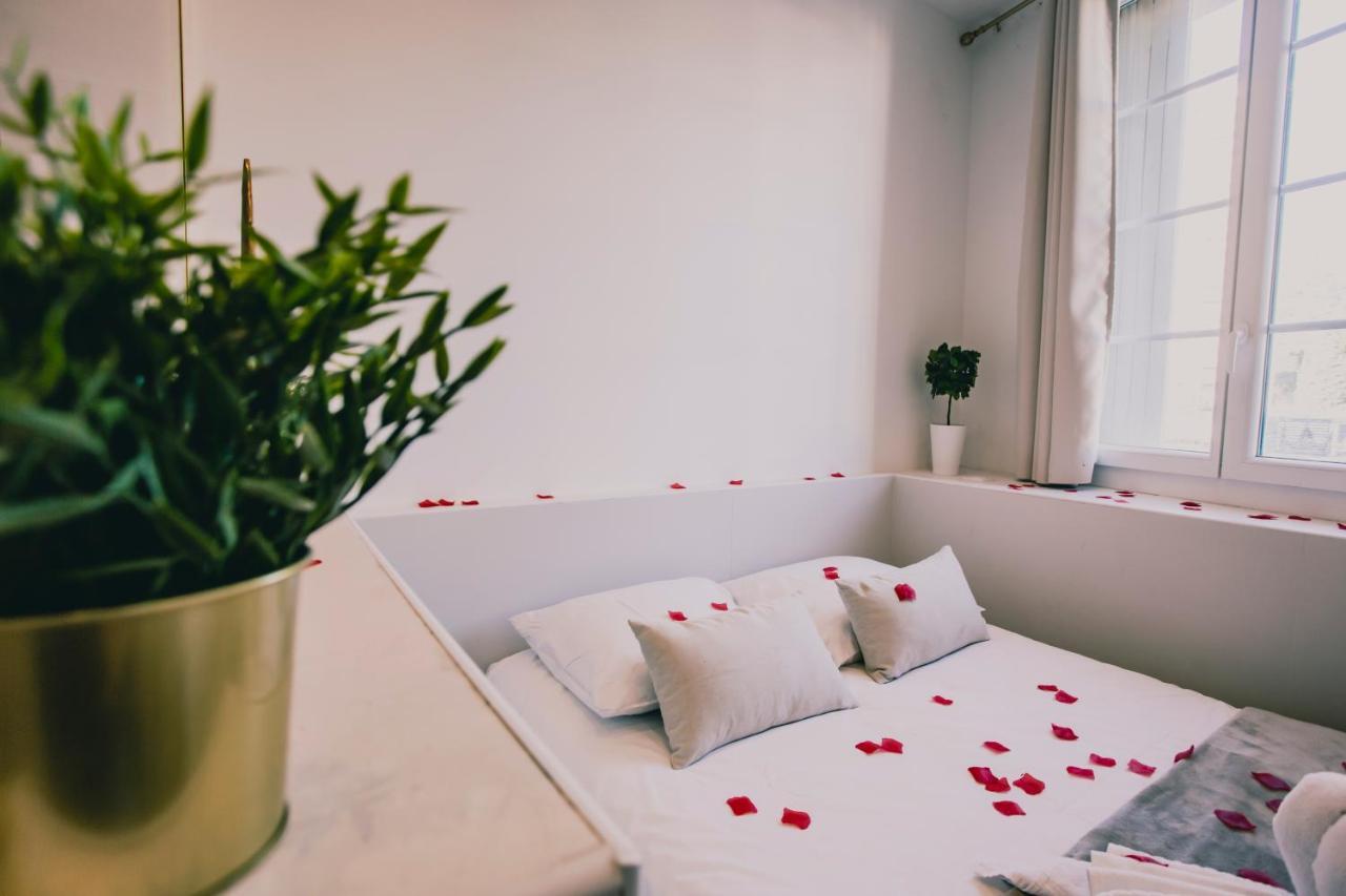 Escapade En Amoureux T2 Luxueux, Avec Balnéo, 60m Gare - Hypercentre - La Porte Bleue 4 *