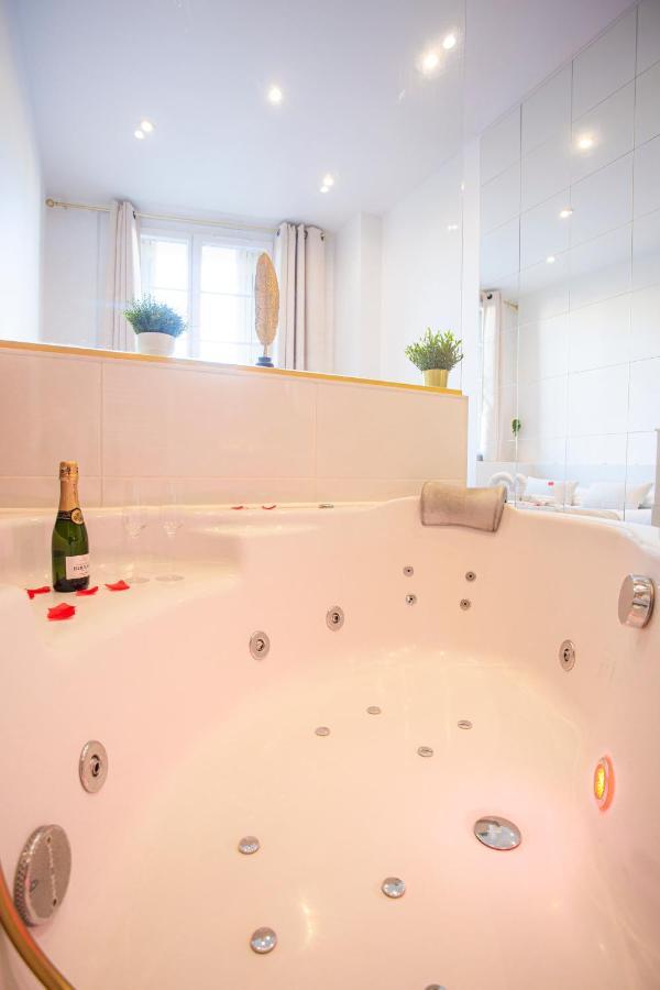 Escapade En Amoureux T2 Luxueux, Avec Balnéo, 60m Gare - Hypercentre - La Porte Bleue 4 Appartement *